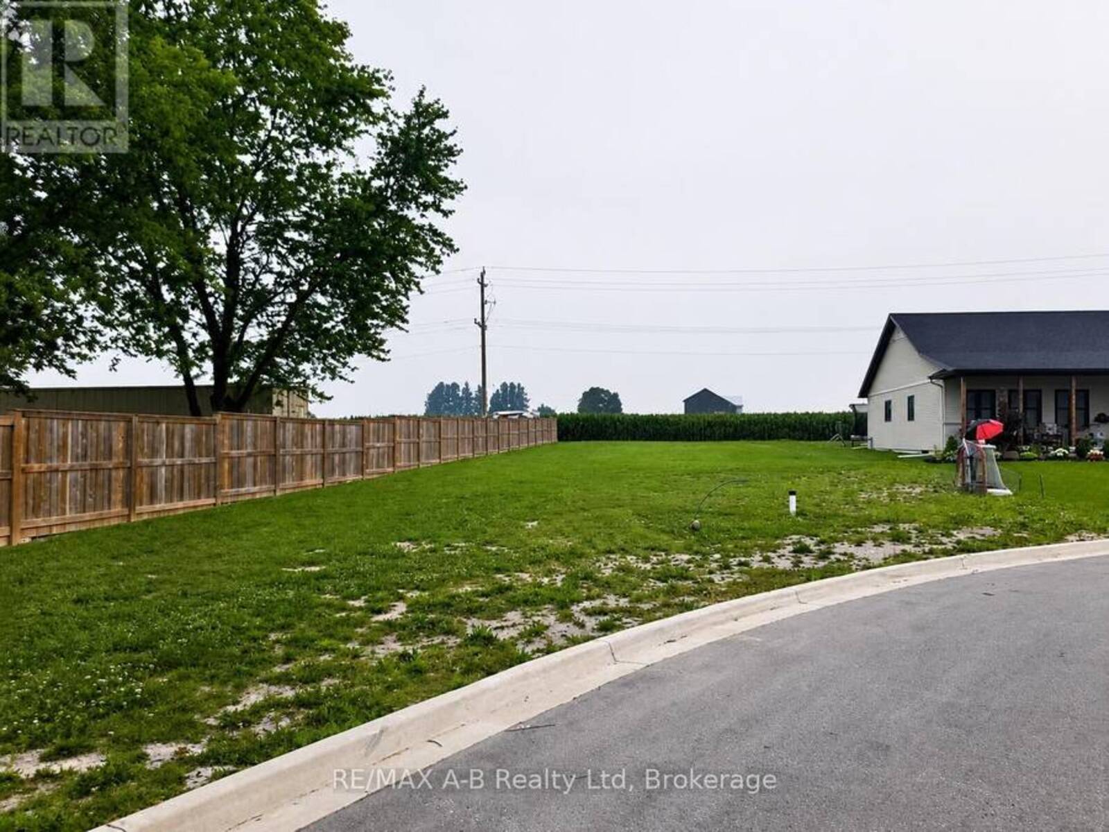 11 LINDA DRIVE, Huron East, Ontario N0K 1W0