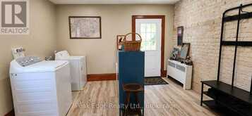 4 GEORGE STREET | Walkerton Ontario | Slide Image Nine