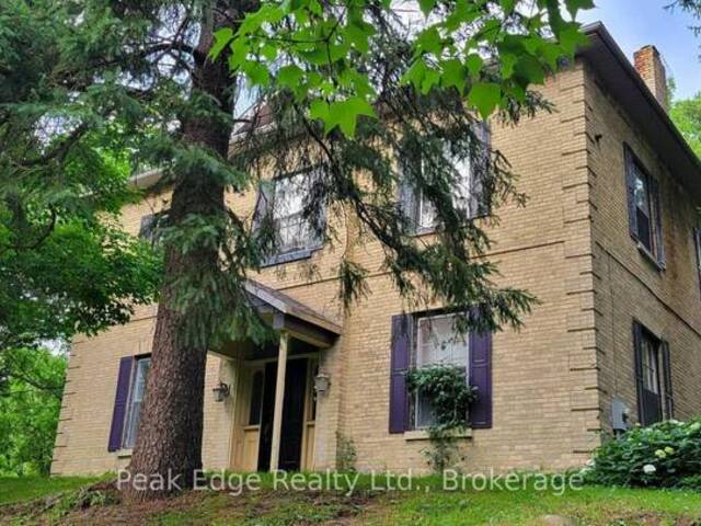 4 GEORGE STREET Walkerton Ontario, N0G 2V0 - 4 Bedrooms Home For Sale