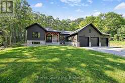 46 VOYAGEUR DRIVE | Penetanguishene Ontario | Slide Image Three