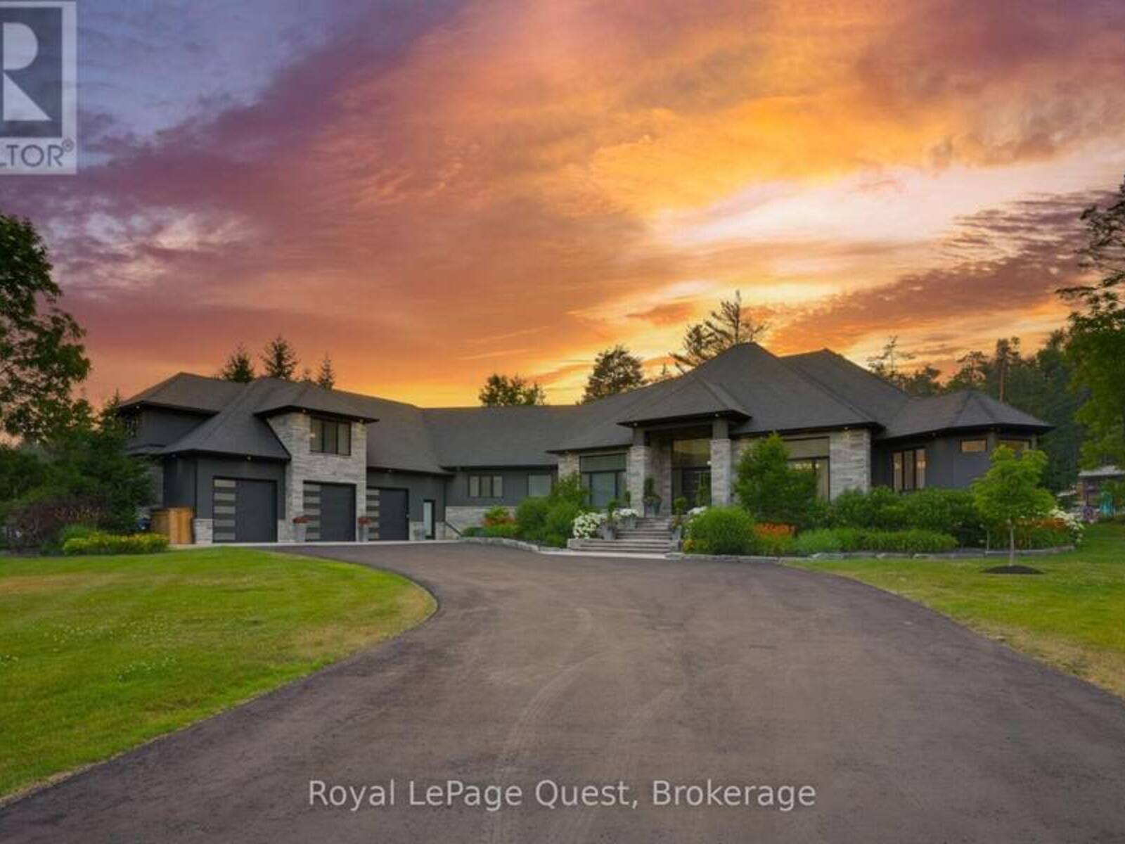 8 MIDVES COURT, Midhurst, Ontario L9X 0P3