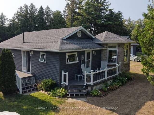 810 SECOND AVENUE S Sauble Beach Ontario, N0H 2G0 - 2 Bedrooms Home For Sale