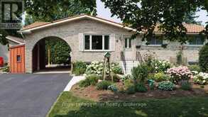58 KEMP CRESCENT | Stratford Ontario | Slide Image One