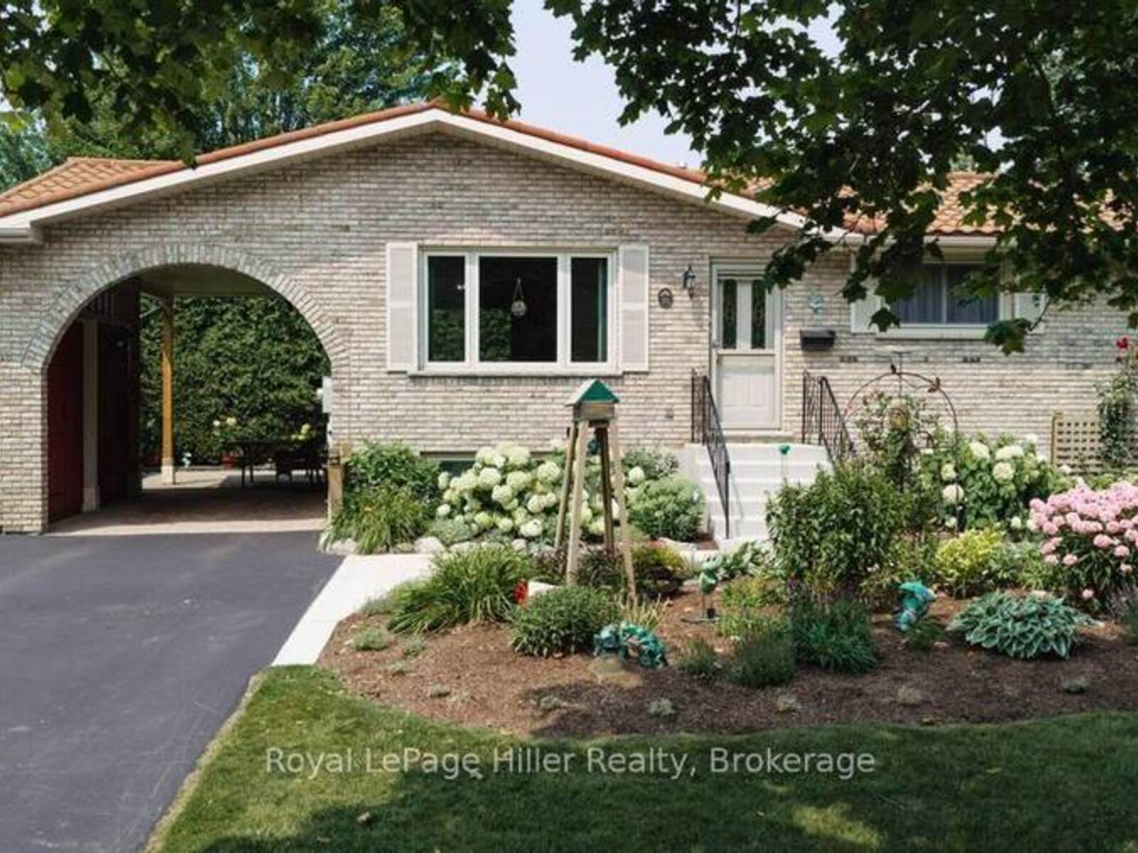 58 KEMP CRESCENT, Stratford, Ontario N5A 5C3