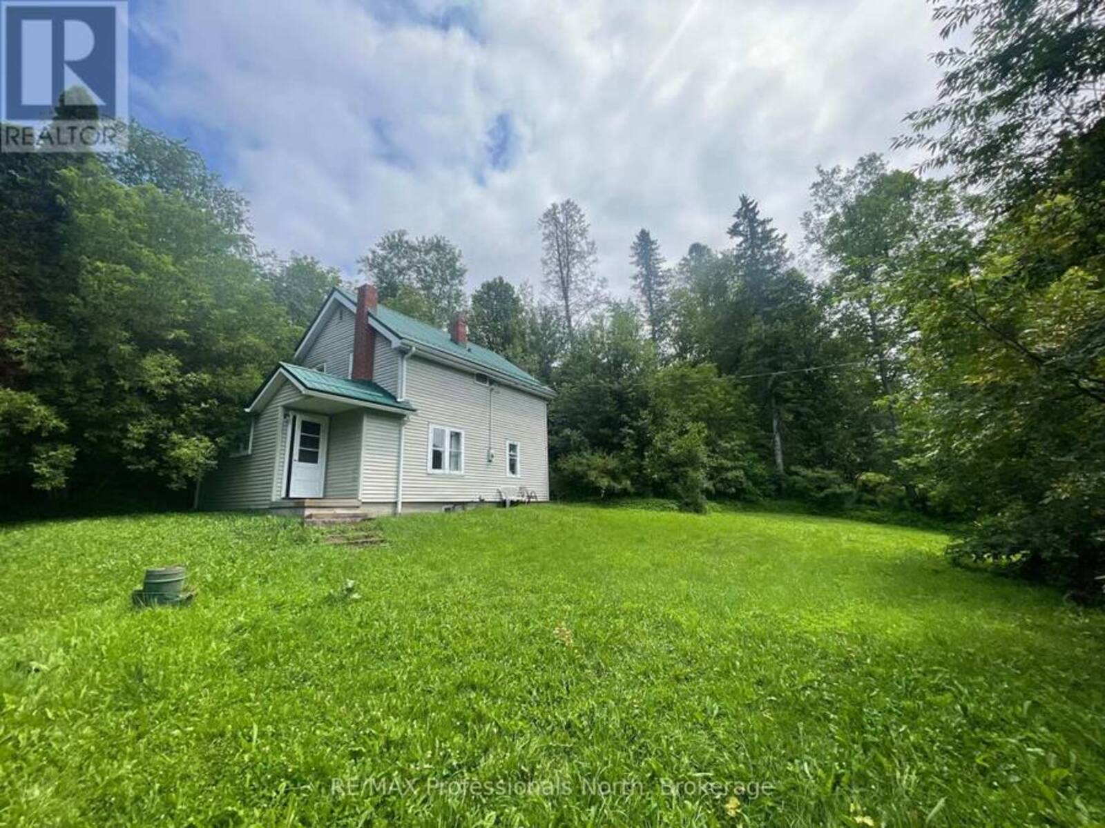 1038 GOODERHAM STREET, Highlands East, Ontario K0M 1R0