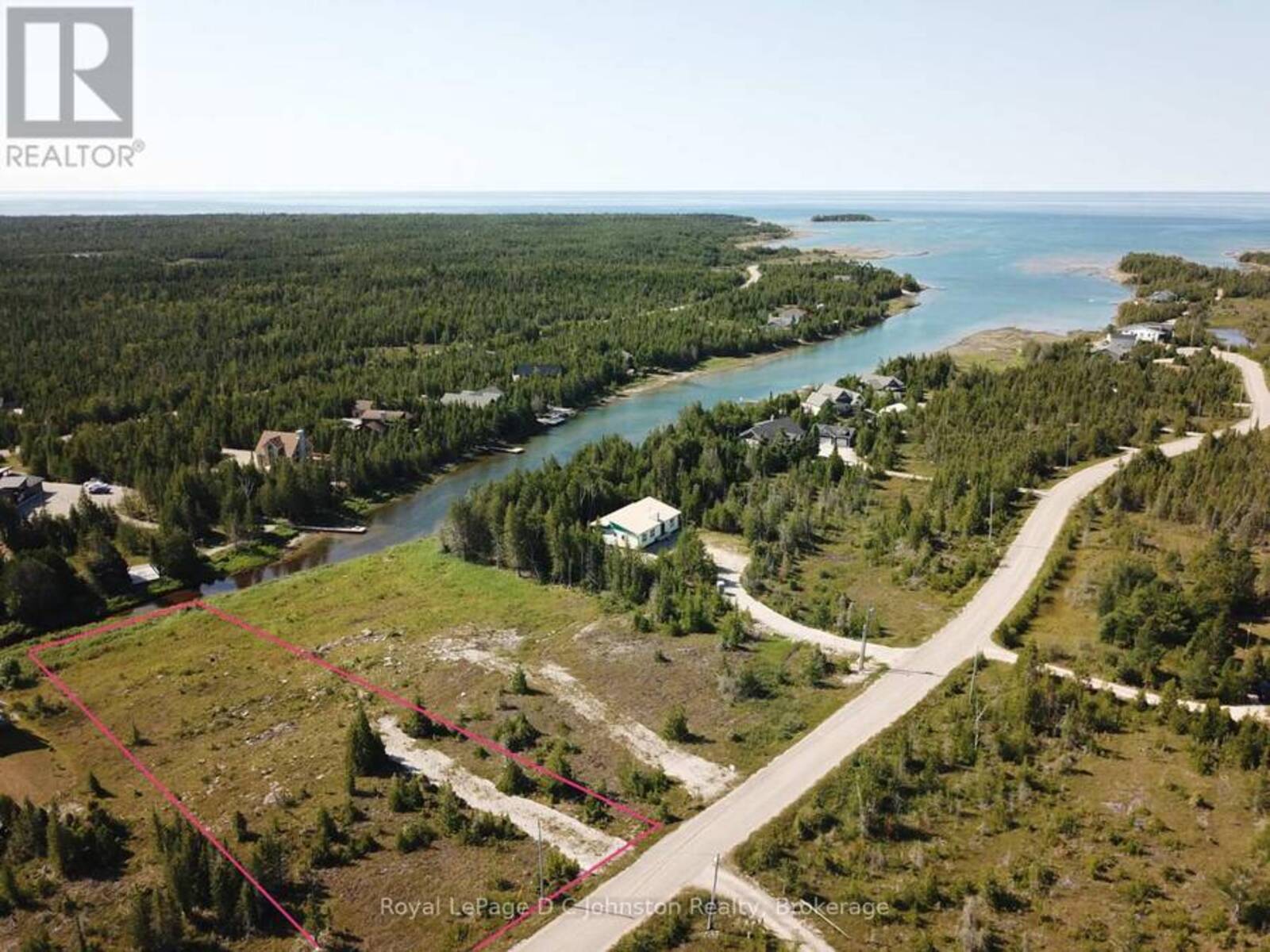 17 BAY SHORE AVE. N. AVENUE, Tobermory, Ontario N0H 2R0