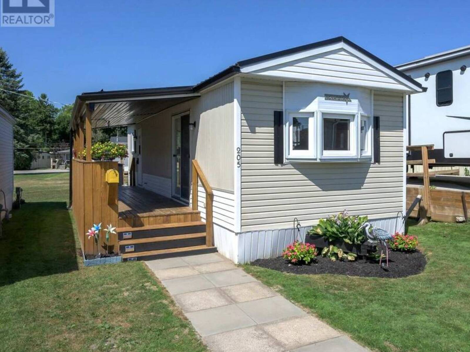 205 - 198 SPRINGBANK DRIVE, London, Ontario N6J 1G1