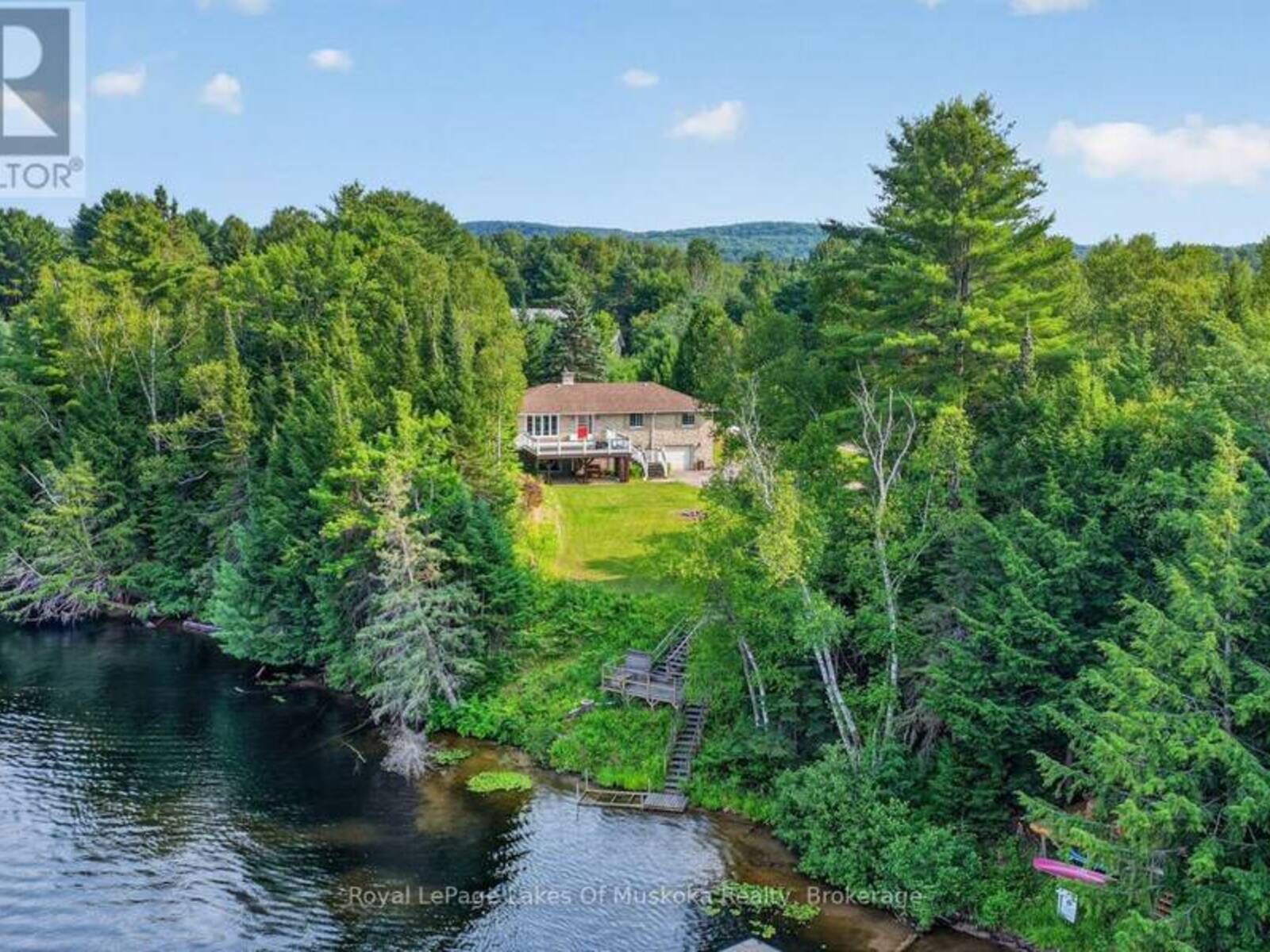 44 SHELLWOOD SHORES AVENUE, Huntsville, Ontario P1H 2M4