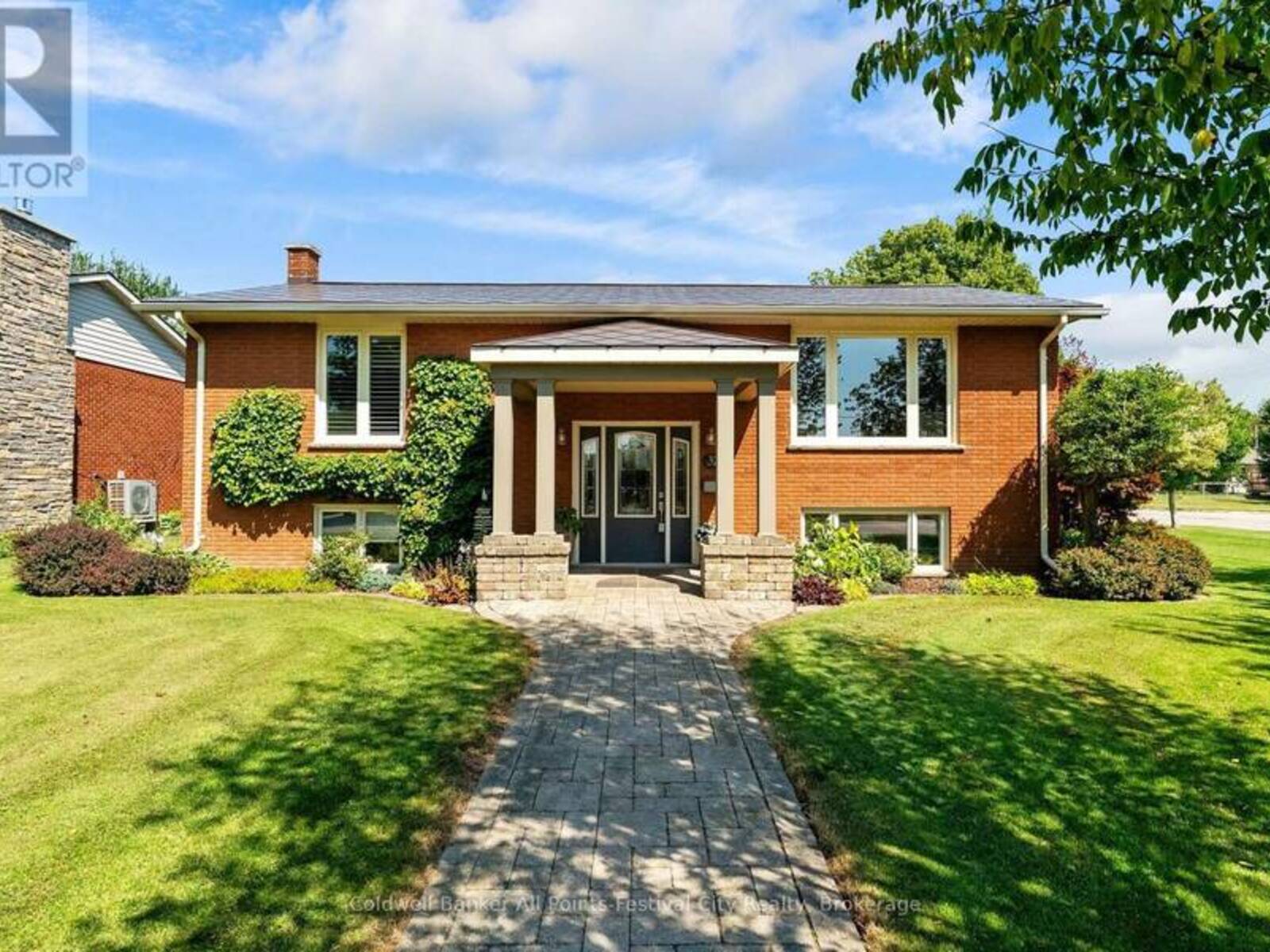 323 WARREN STREET, Goderich, Ontario N7A 4G1