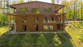 1739 TRAPPER'S TRAIL ROAD | Haliburton Ontario | Slide Image Four