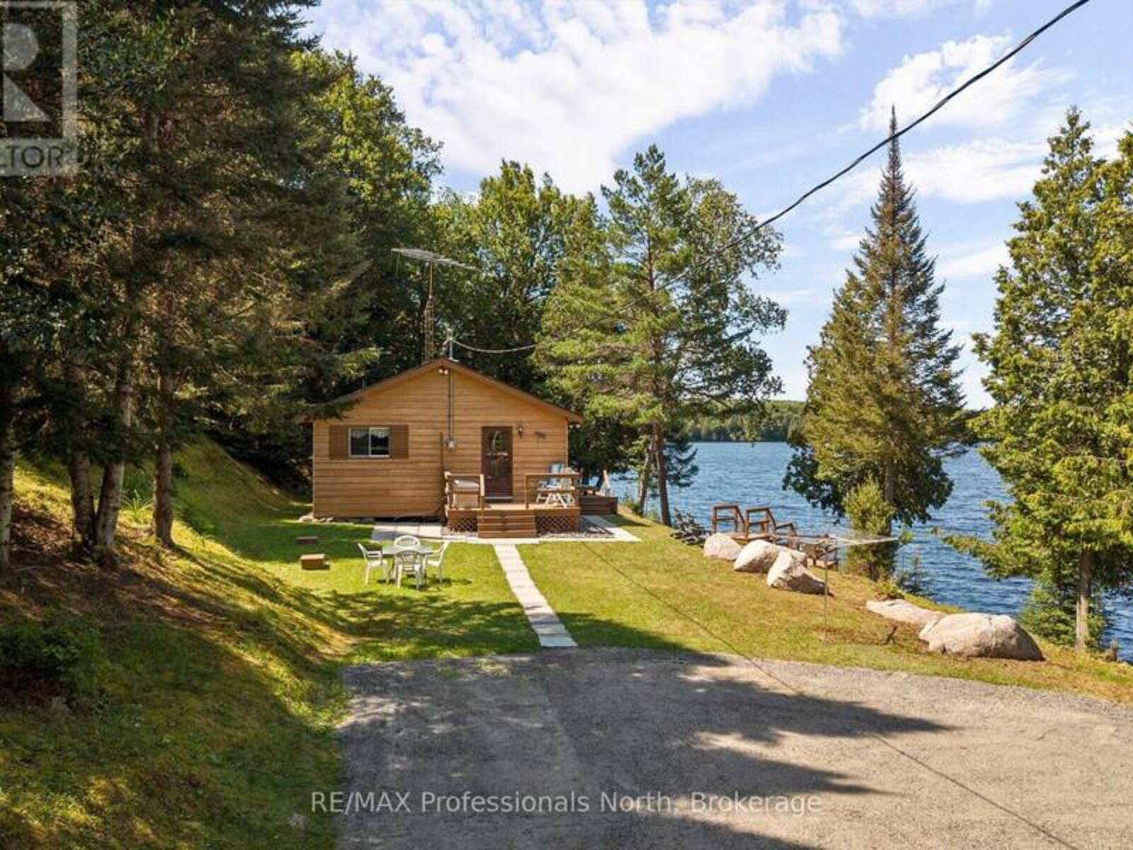 1516 DEER LAKE ROAD, Emsdale, Ontario P0A 1J0