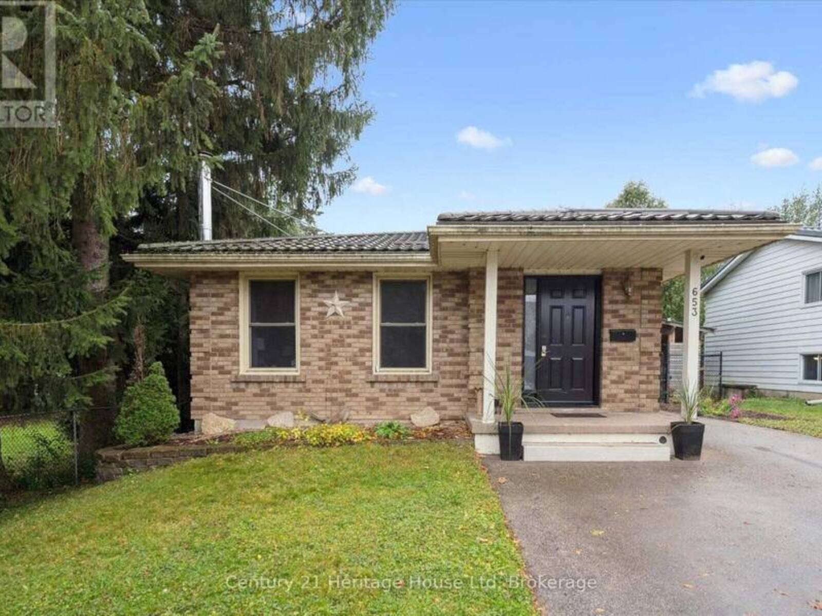 653 PERRY STREET, Fergus, Ontario N1M 2R5