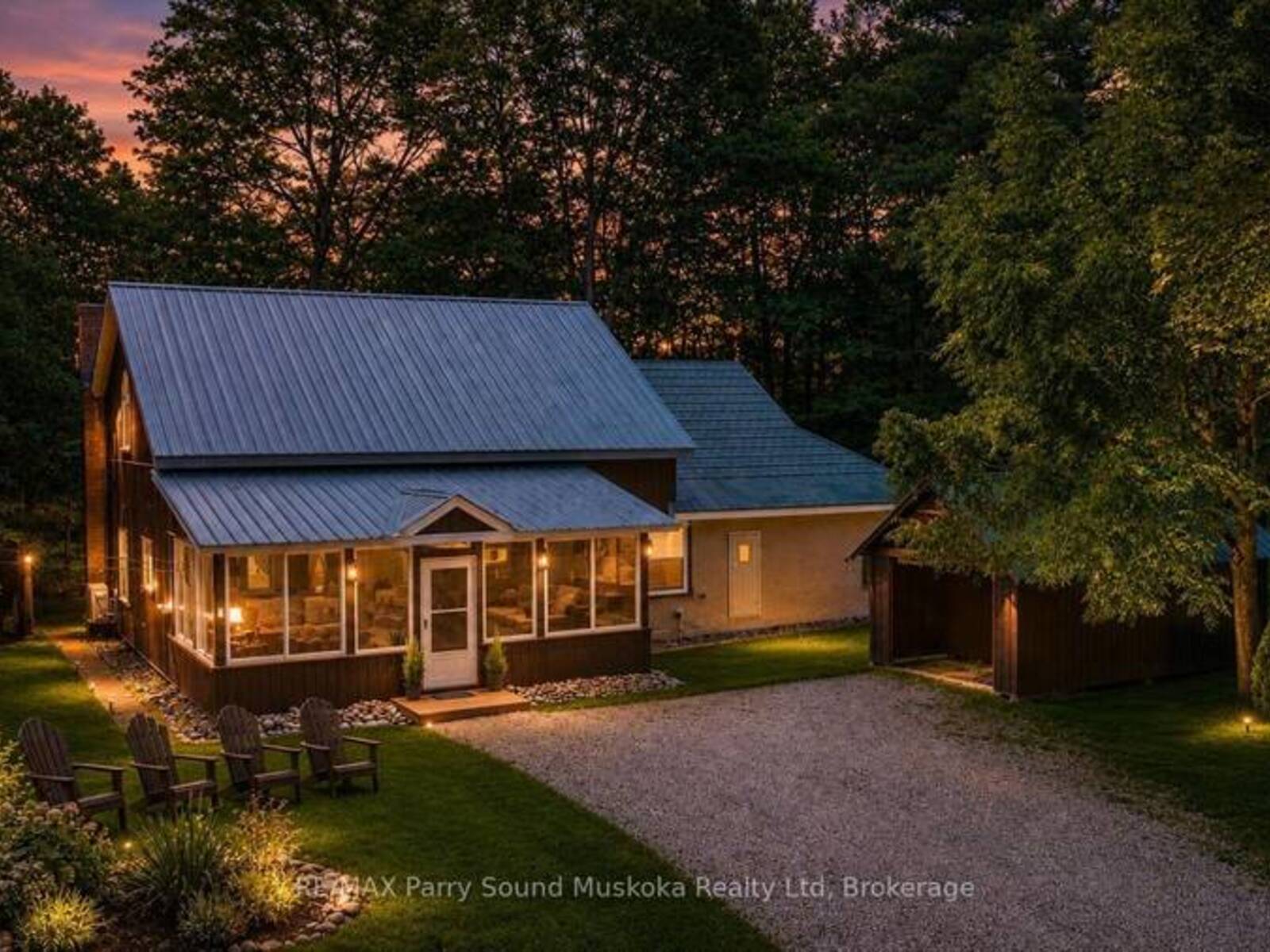 15 VICTORIA STREET W, Rosseau, Ontario P0C 1J0