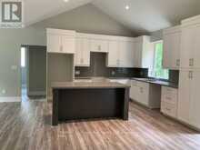 5 OAKWOOD AVENUE N | Tiny Ontario | Slide Image Two