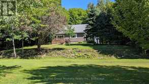 66 HANES ROAD | Huntsville Ontario | Slide Image Seven
