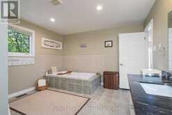 20 RUE ERIC | Penetanguishene Ontario | Slide Image Twenty-one