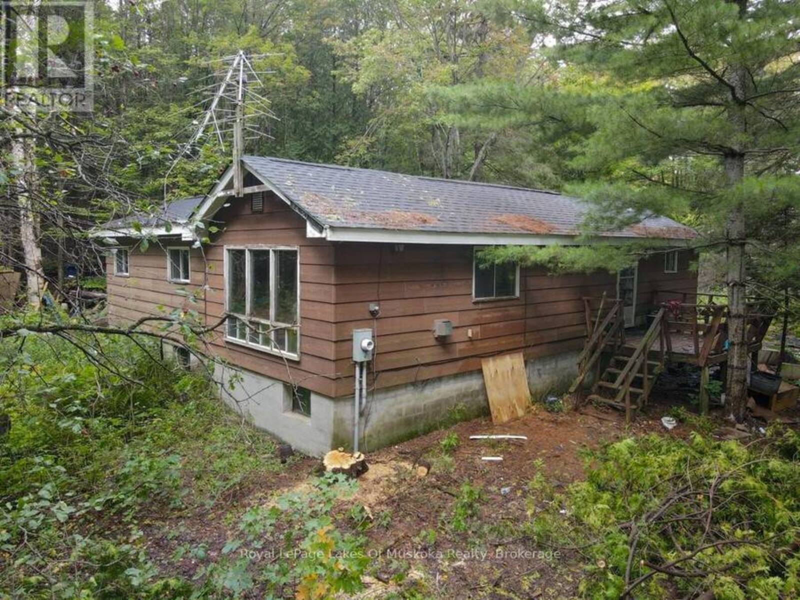 182 OLD SCHOOL HOUSE ROAD, Huntsville, Ontario P1H 2J4