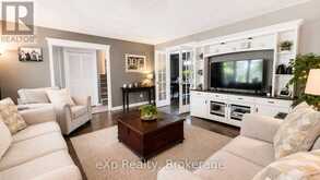 8 MALVERN CRESCENT | Guelph Ontario | Slide Image Seven