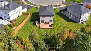 33 WHITEHORN PARK ROAD W | Bracebridge Ontario | Slide Image Thirty-two
