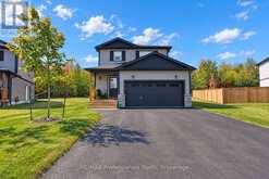 33 WHITEHORN PARK ROAD W | Bracebridge Ontario | Slide Image Four