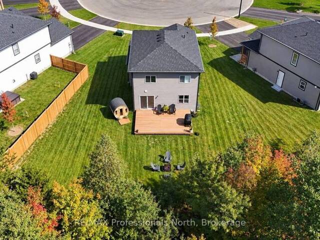 33 WHITEHORN PARK ROAD W Bracebridge Ontario, P1L 1W9 - 4 Bedrooms Home For Sale