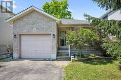 28 PEGLAR CRESCENT | Fergus Ontario | Slide Image Two