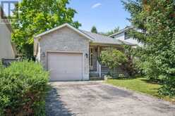 28 PEGLAR CRESCENT | Fergus Ontario | Slide Image Three
