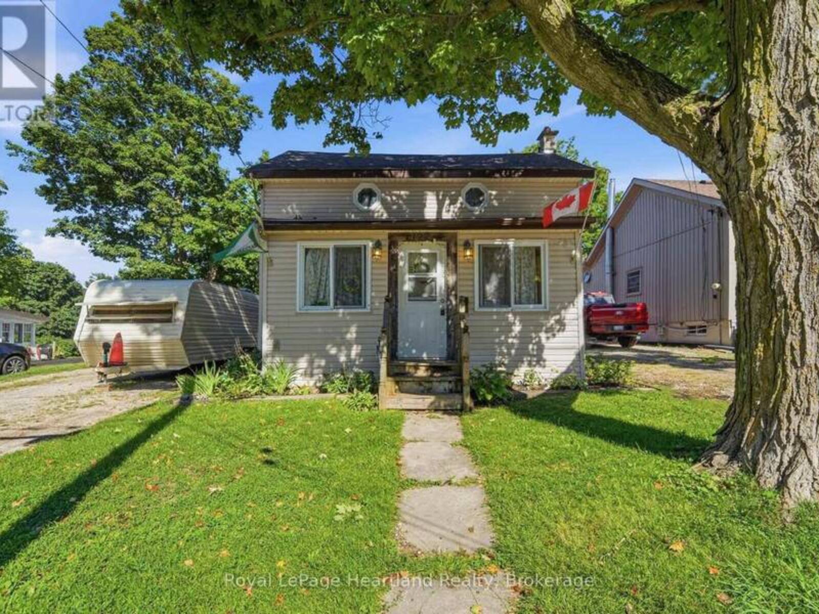122 FULTON STREET, Clinton, Ontario N0M 1L0