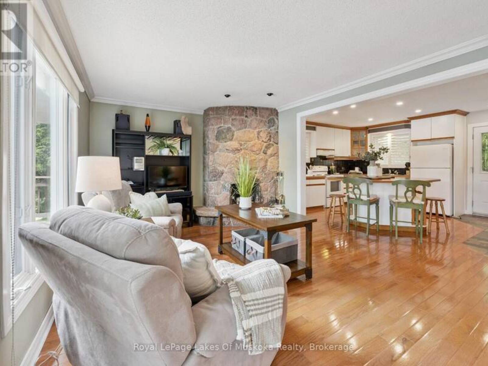 1082 KAWAGAMA LAKE ROAD, Lake of Bays, Ontario P0A 1E0