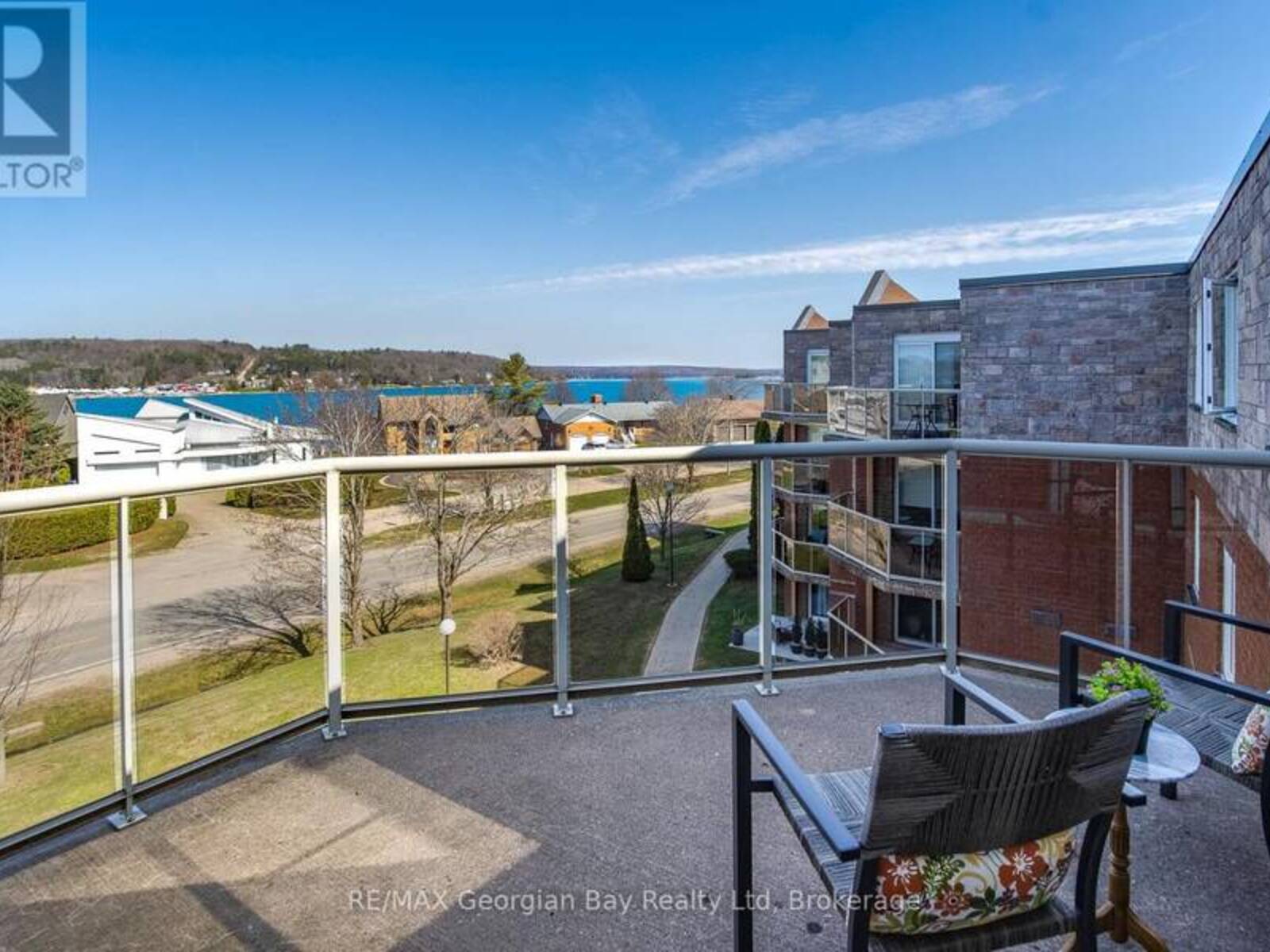 404 - 11 BECK BOULEVARD, Penetanguishene, Ontario L9M 2G1