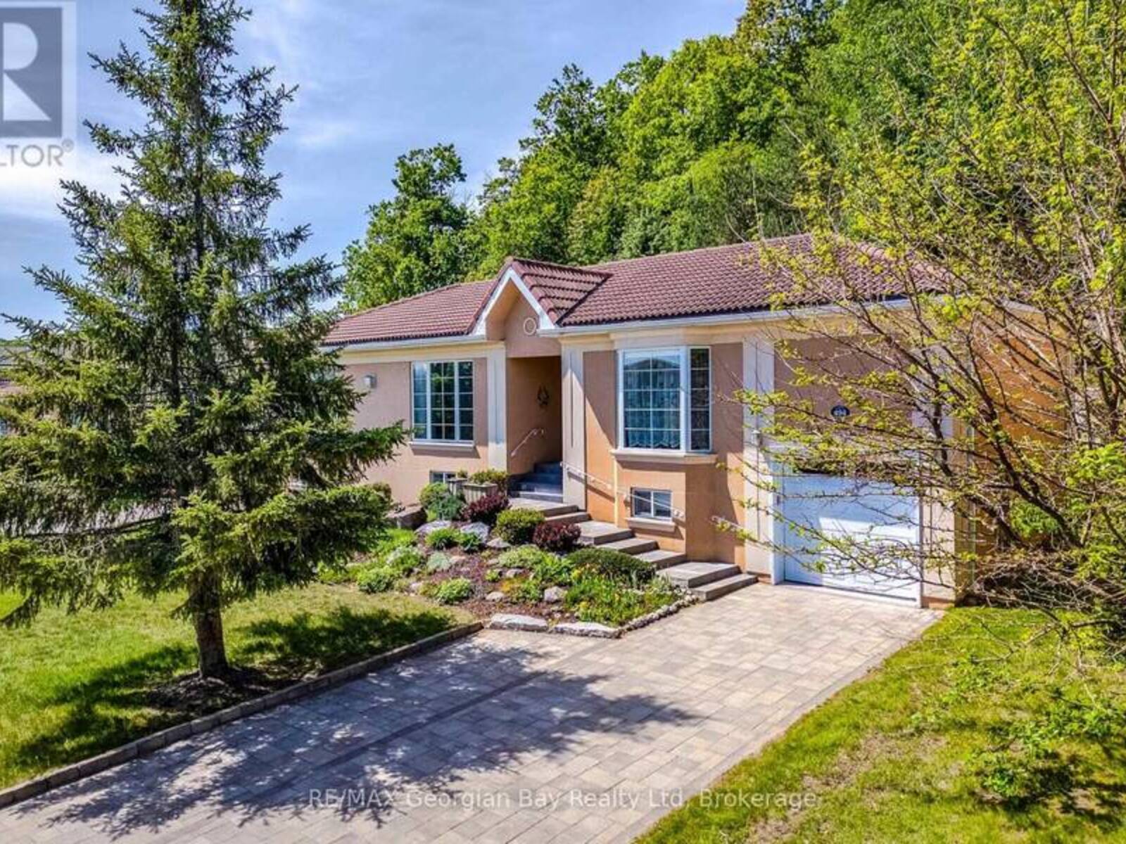 494 ABERDEEN BOULEVARD, Midland, Ontario L4R 5L9