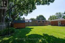 174 NEAL AVENUE | Stratford Ontario | Slide Image Thirteen