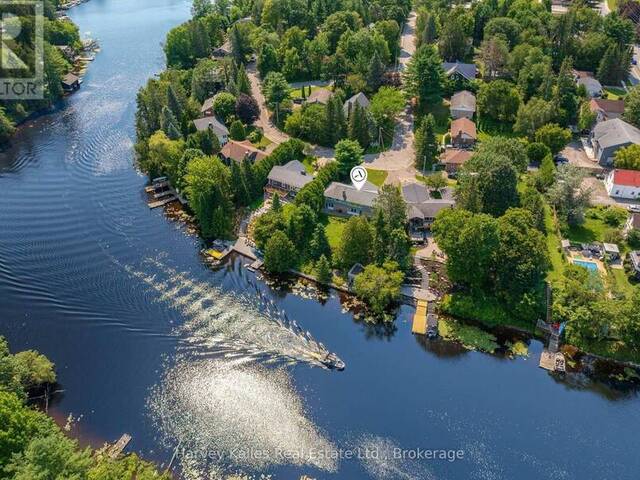 40 KING CRESCENT Huntsville Ontario, P1H 1X6 - 4 Bedrooms Waterfront Home For sale