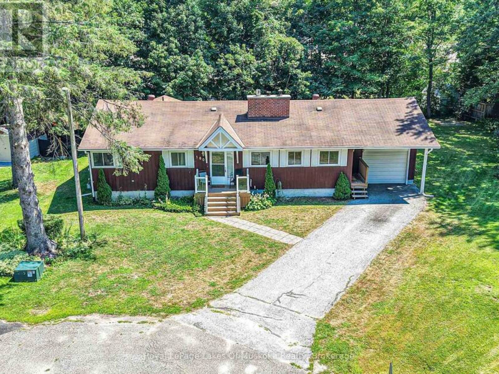 180 LOFTY PINES CRESCENT, Gravenhurst, Ontario P1P 1M6