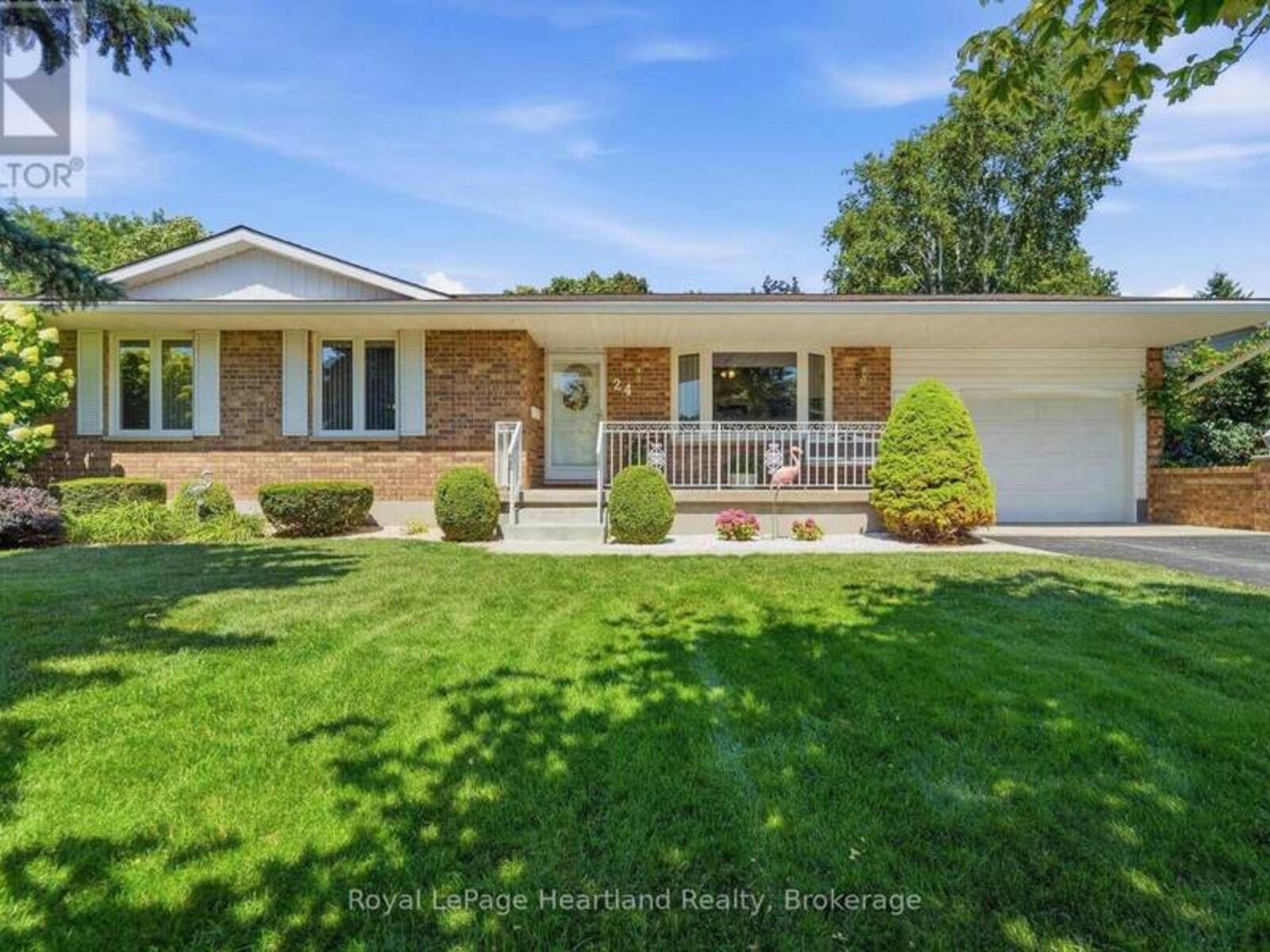 24 LEONARD DRIVE, Goderich, Ontario N7A 4K6
