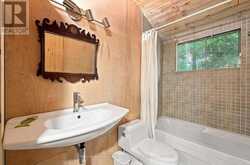 2183 TRAPPER'S TRAIL | Haliburton Ontario | Slide Image Seventeen