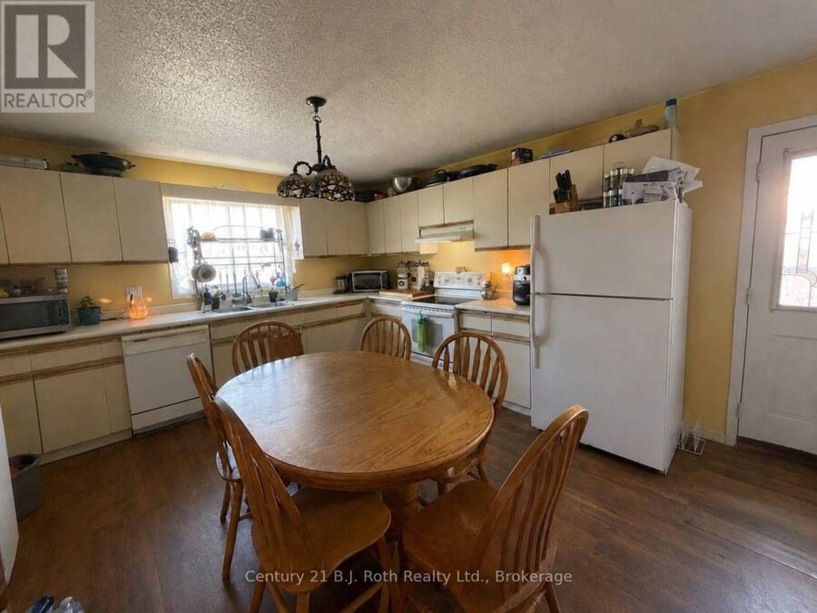 59 THERRIEN COURT, Penetanguishene, Ontario L9M 1P6