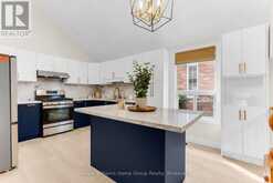 148 CLAIRFIELDS DRIVE W | Guelph Ontario | Slide Image Seventeen