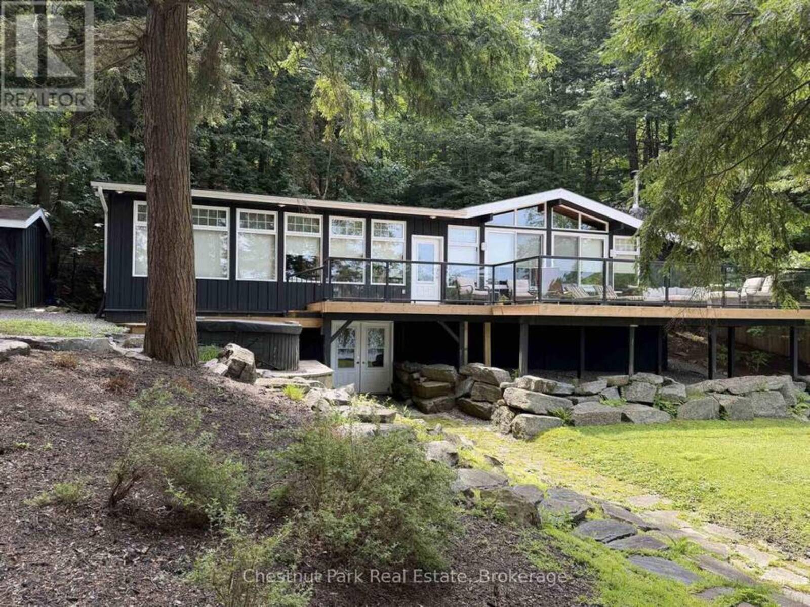 1002 AHMIC DRIVE N, Muskoka Lakes, Ontario P0B 1G0