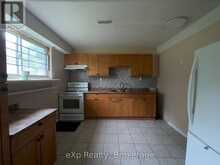 7601 LOCKINGTON CRESCENT | Mississauga Ontario | Slide Image Seventeen