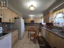 7601 LOCKINGTON CRESCENT | Mississauga Ontario | Slide Image Seven