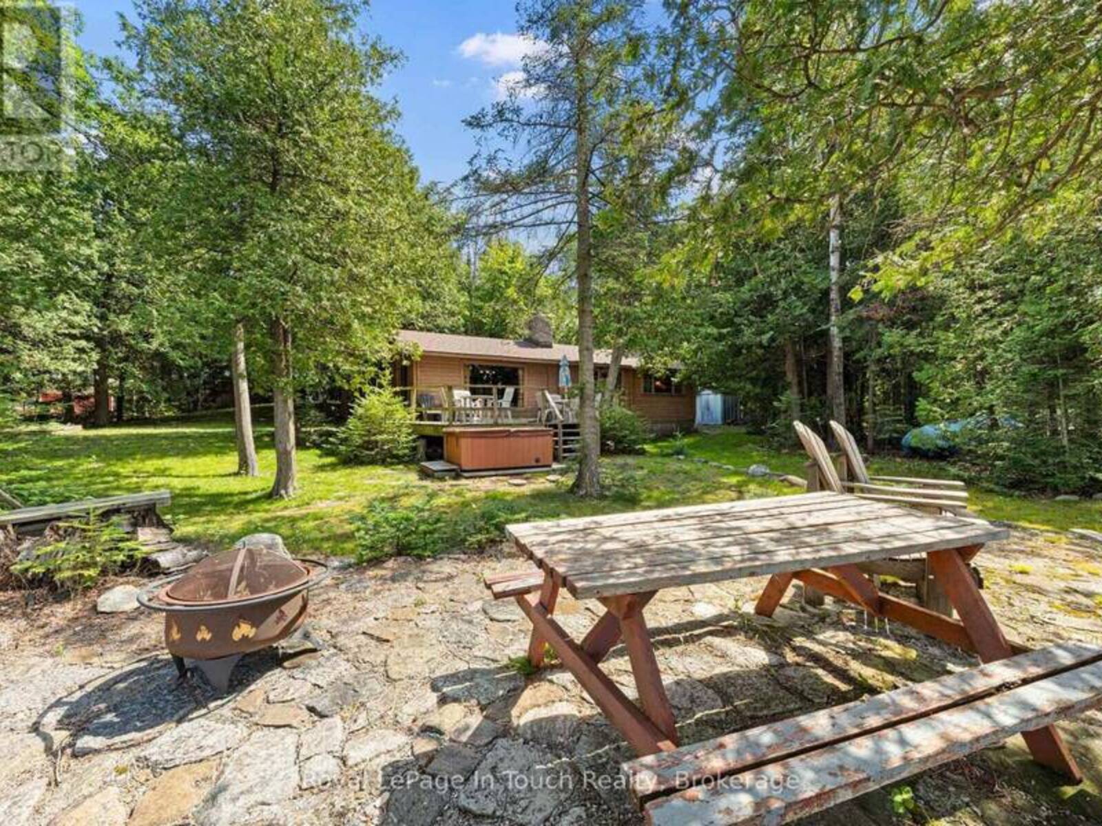25 CHIPPEWA CRESCENT, Tiny, Ontario L9M 0C4