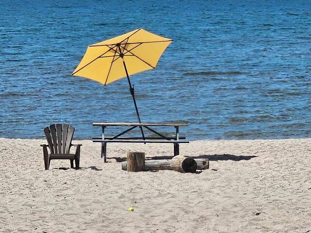 1204 TINY BEACHES ROAD NORTH ROAD N Tiny Ontario, L9M 0H7 - 3 Bedrooms Waterfront Home For sale