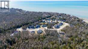 13 LAKESIDE WOODS CRESCENT | Port Elgin Ontario | Slide Image Five