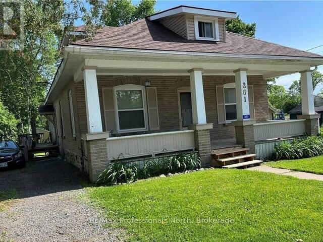 261 HOTCHKISS STREET Gravenhurst Ontario, P1P 1H7 - 5 Bedrooms Home For Sale