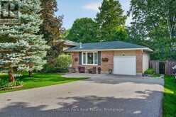 80 HUBBEL CRESCENT | Huntsville Ontario | Slide Image Two