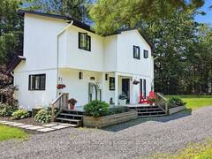 8 BARTLETT DRIVE Seguin Ontario, P2A 2W8
