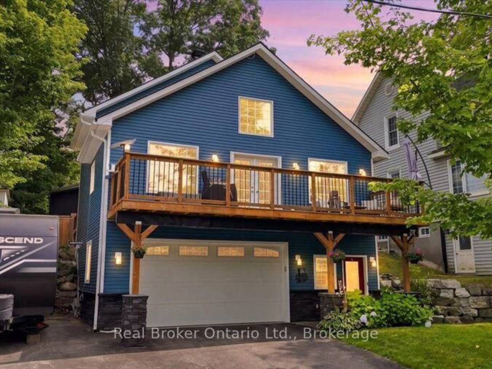 1A CLARENCE AVENUE, Penetanguishene, Ontario L9M 1A9