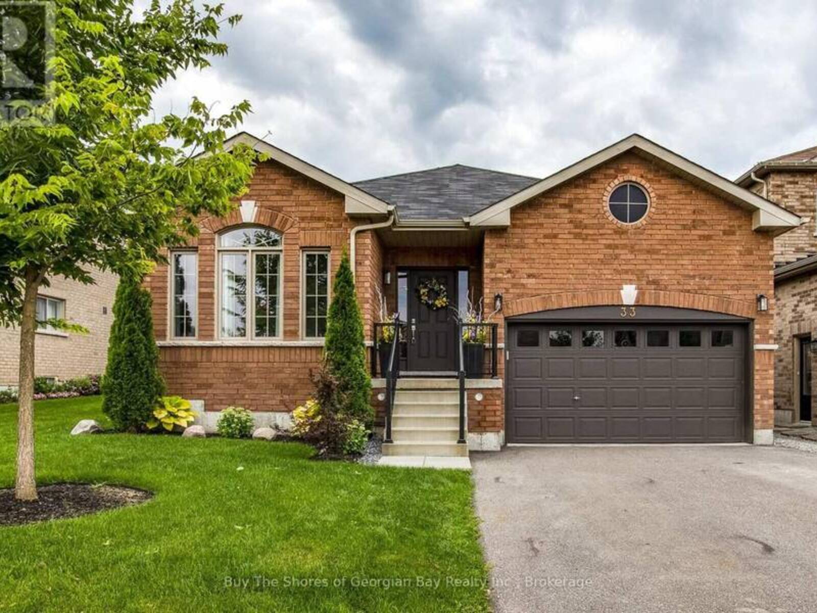 33 BEAUSOLEIL DRIVE, Penetanguishene, Ontario L9M 0V8