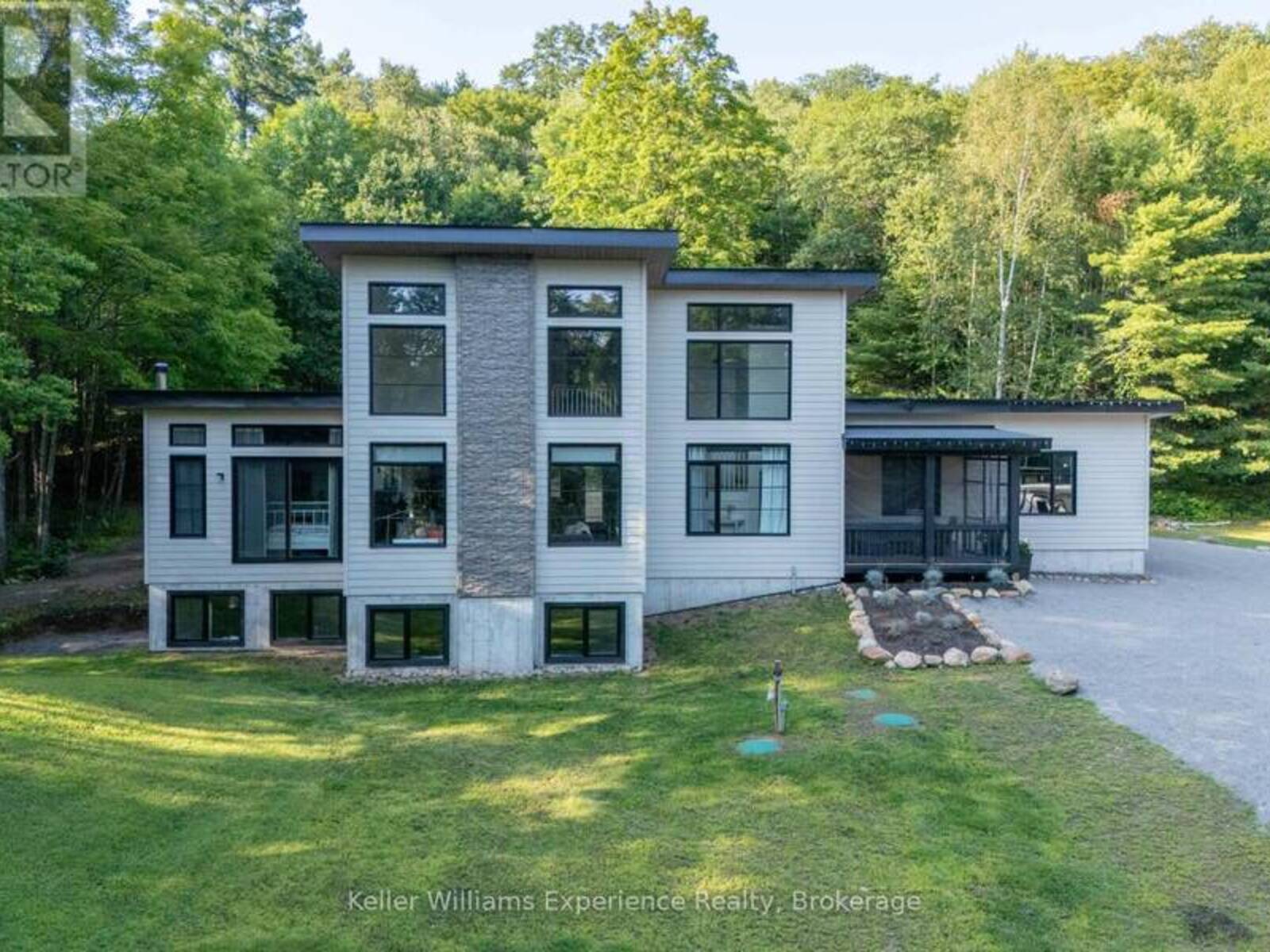 1739 FRASERBURG ROAD, Bracebridge, Ontario P1L 1X3